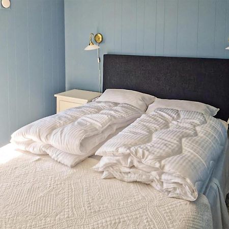 Awesome Home In Kristiansund With House Sea View Eksteriør bilde