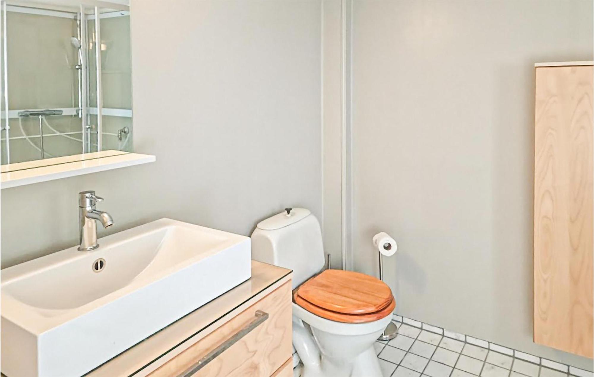 Awesome Home In Kristiansund With House Sea View Eksteriør bilde