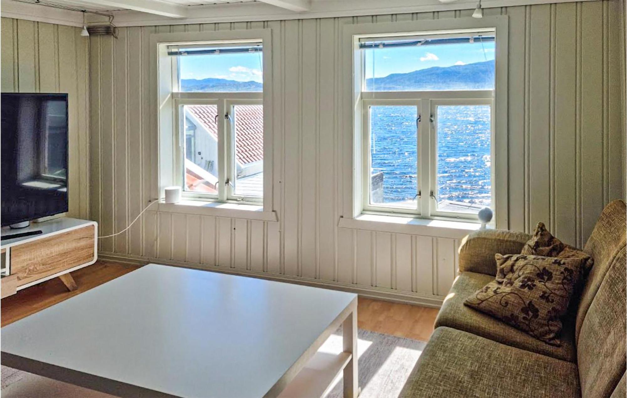Awesome Home In Kristiansund With House Sea View Eksteriør bilde