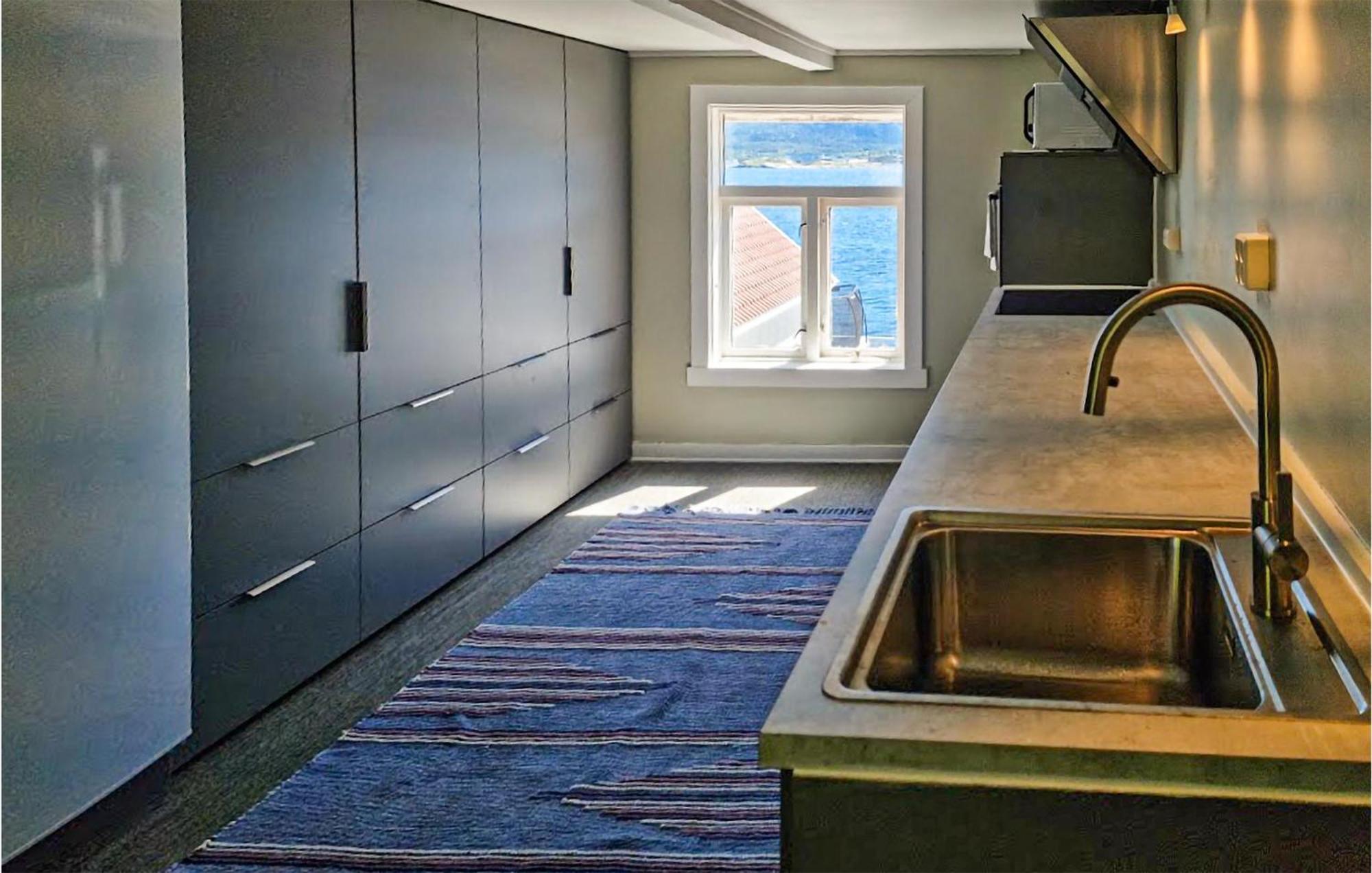 Awesome Home In Kristiansund With House Sea View Eksteriør bilde
