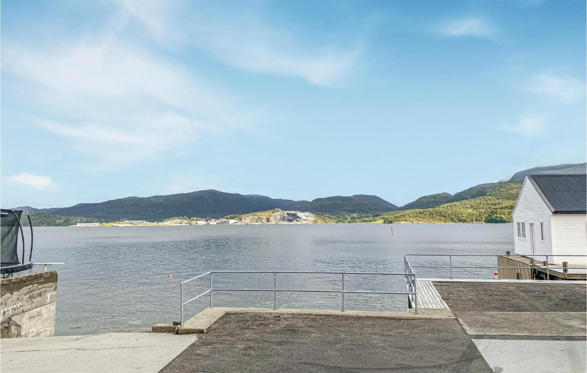 Awesome Home In Kristiansund With House Sea View Eksteriør bilde