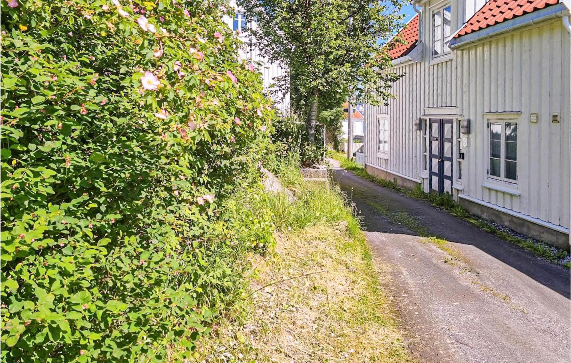 Awesome Home In Kristiansund With House Sea View Eksteriør bilde
