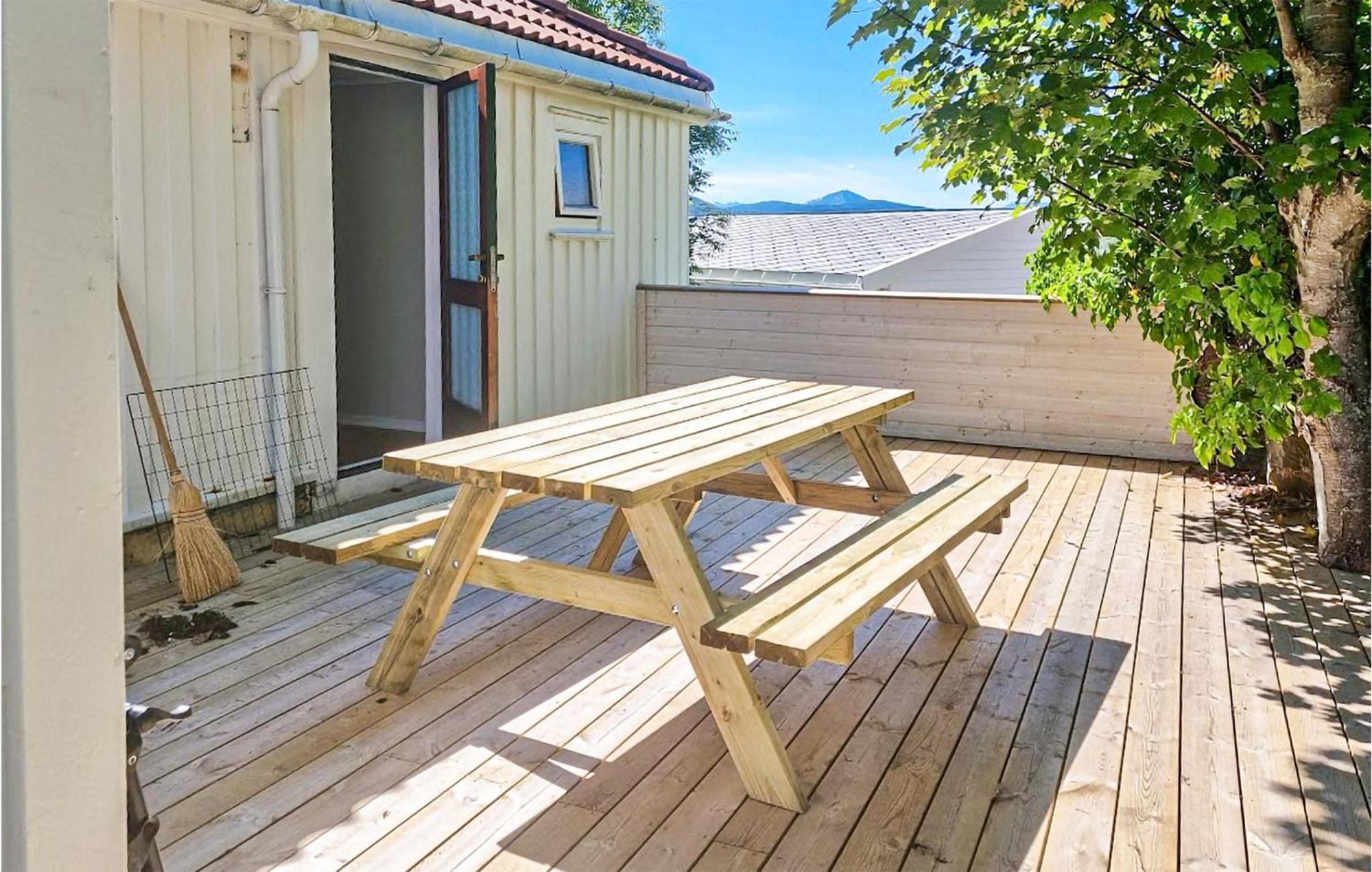 Awesome Home In Kristiansund With House Sea View Eksteriør bilde