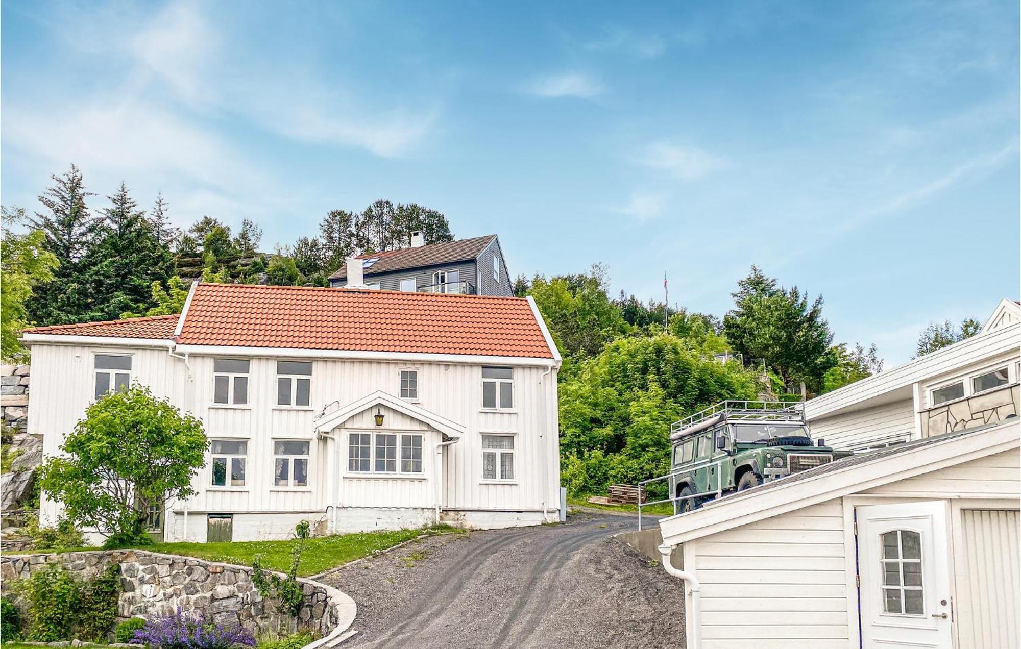 Awesome Home In Kristiansund With House Sea View Eksteriør bilde