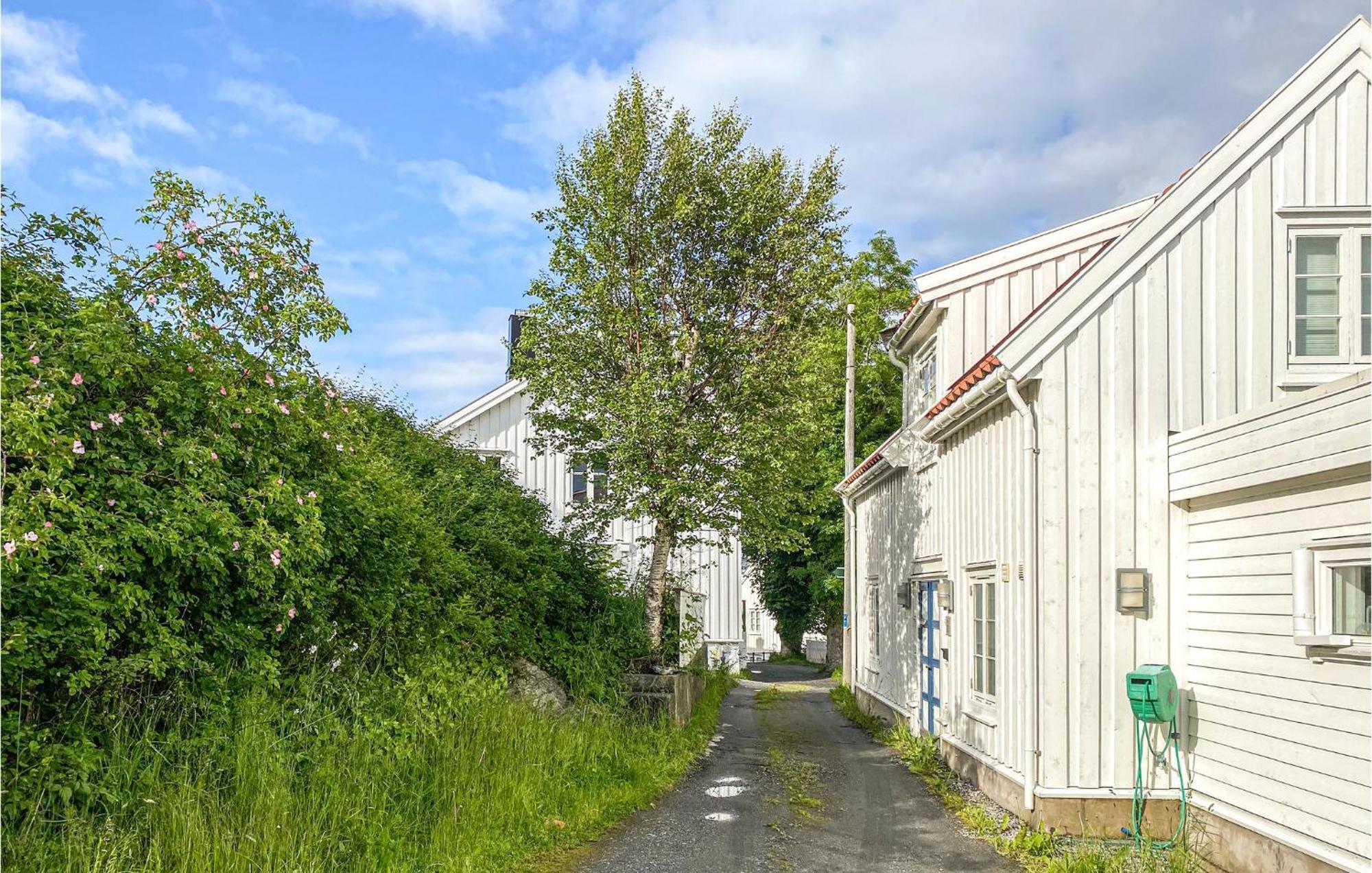 Awesome Home In Kristiansund With House Sea View Eksteriør bilde